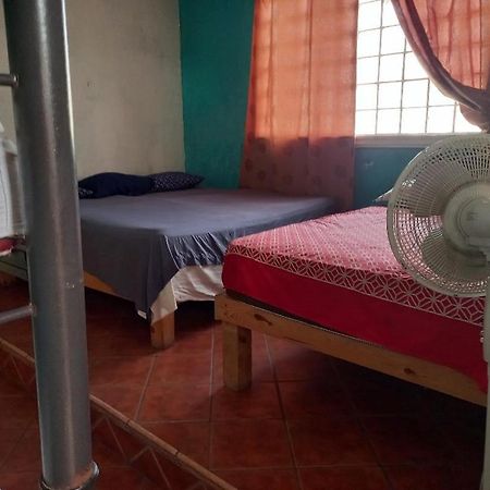 Hostal Bravo Vallarta Пуэрто-Вальярта Экстерьер фото
